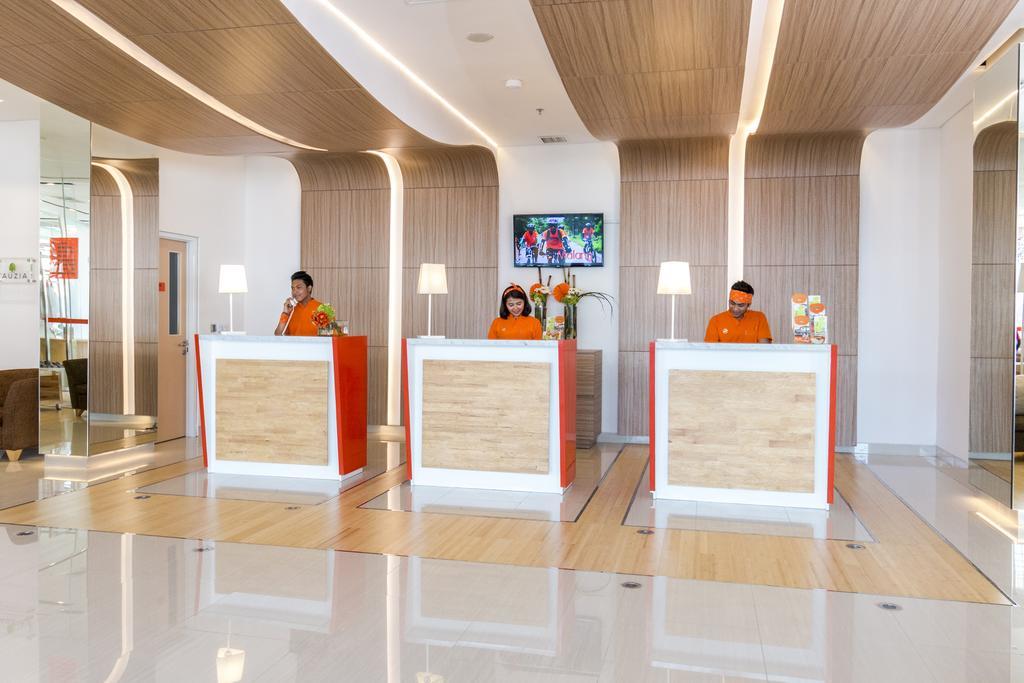 Harris Hotel And Conventions Denpasar  Exterior photo