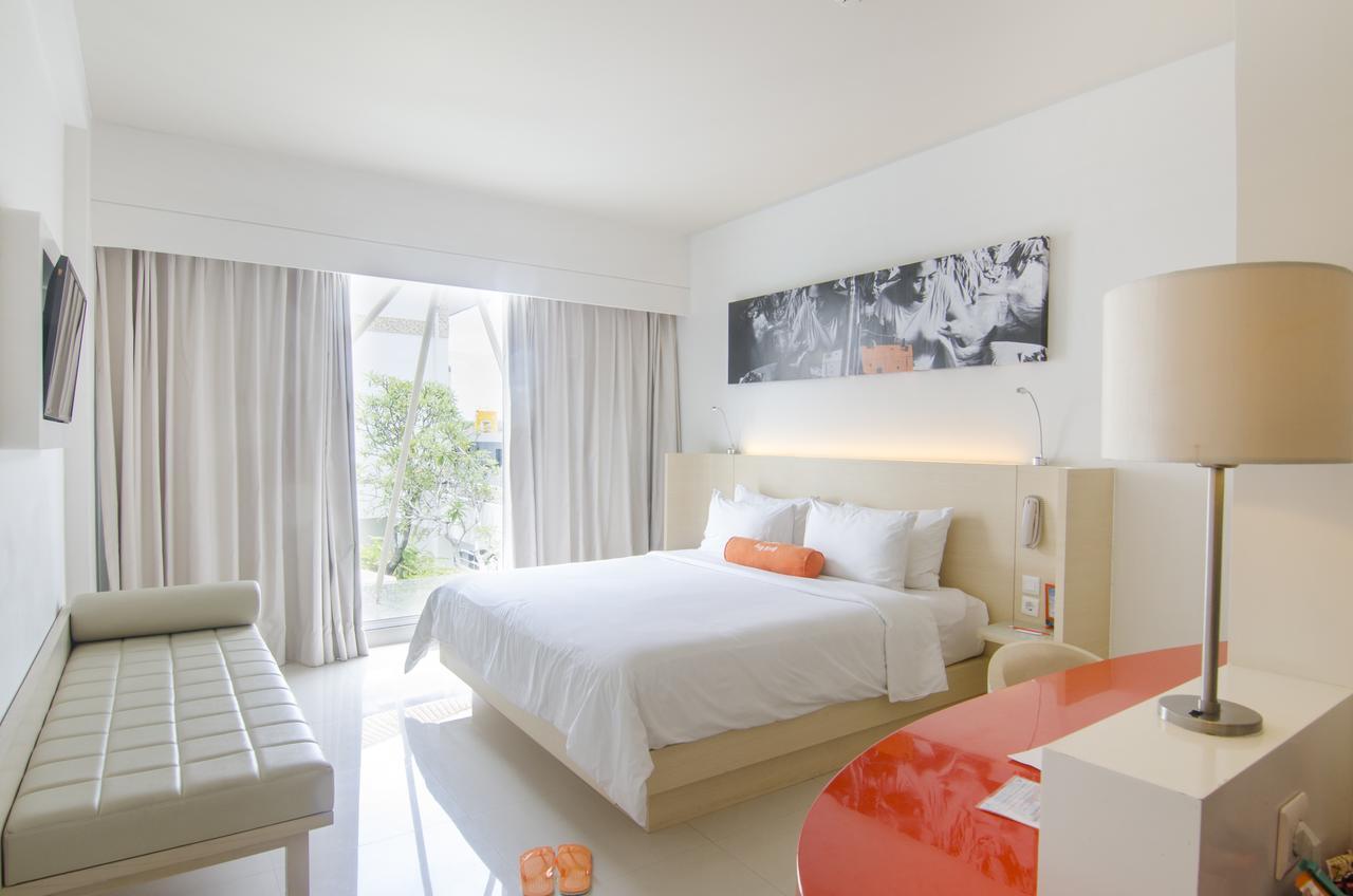Harris Hotel And Conventions Denpasar  Exterior photo